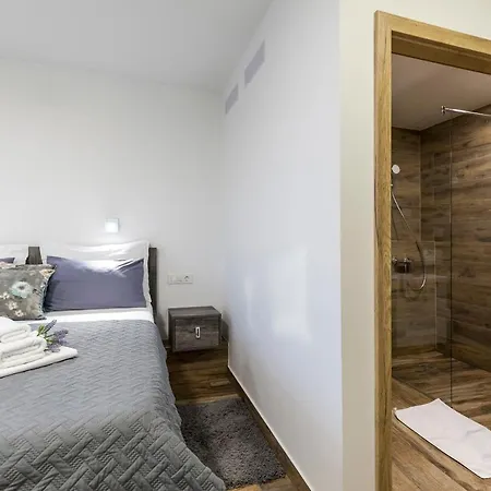 Apinelo Tower 4* Split