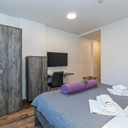 Pensjonat Apinelo Tower 4*