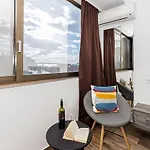 Apinelo Tower Πανσιόν Σπλιτ