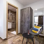 Apinelo Tower