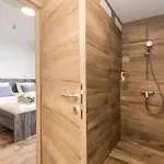 Πανσιόν Apinelo Tower Σπλιτ
