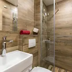 Apinelo Tower 4*