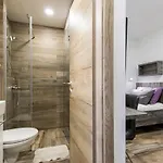 Πανσιόν Apinelo Tower 4*