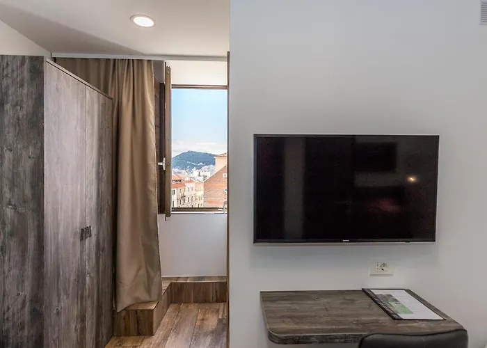 Apinelo Tower 4* Spalato