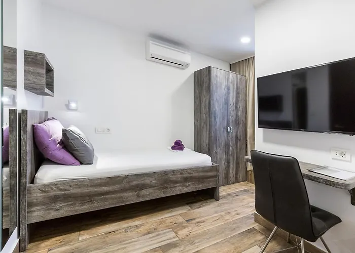Apinelo Tower Affittacamere 4*