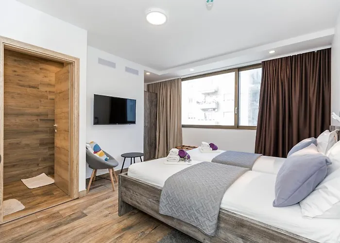 Apinelo Tower Affittacamere 4*
