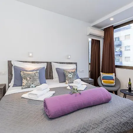 Apinelo Tower 4*
