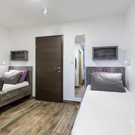 Apinelo Tower Penzion 4*