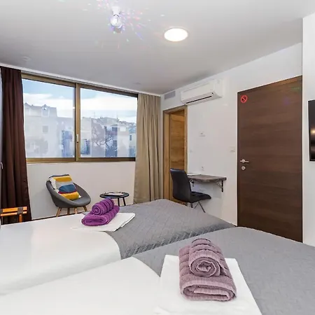 Penzion Apinelo Tower 4*