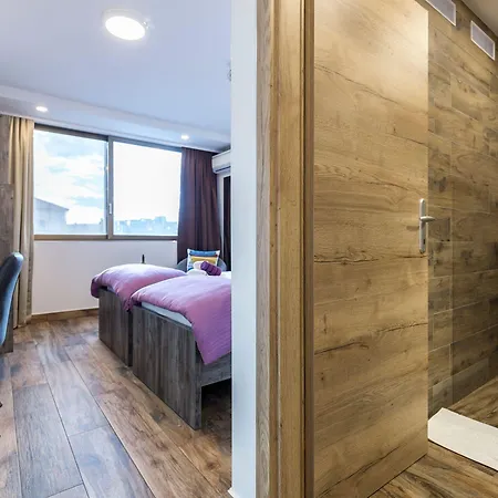 Gostinjska kuća Apinelo Tower 4*