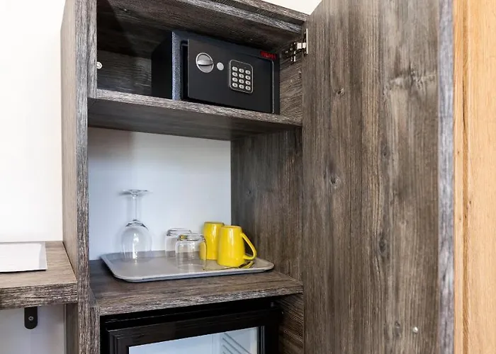 Apinelo Tower 4* Split