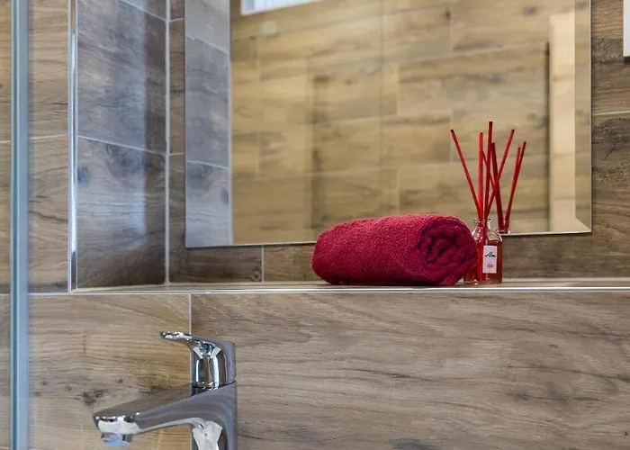 Apinelo Tower Vendégház 4*